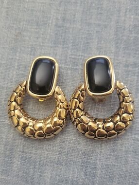 Vintage GIVENCHY Signed 4G Logo Gold Plated Pebbled Door Knocker Clip-On Earring